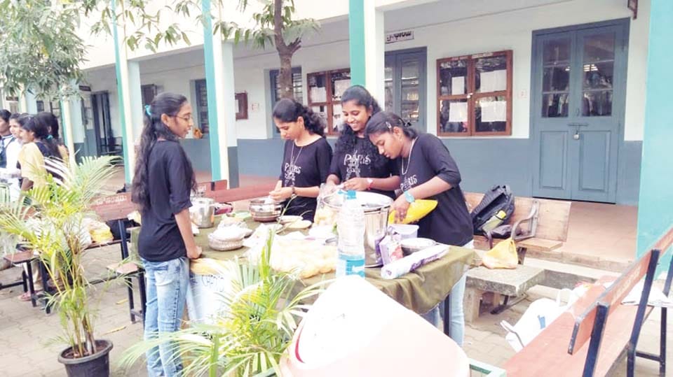 ಮಹಾರಾಣಿ ಕಾಲೇಜಿನಲ್ಲಿ ವಿದ್ಯಾರ್ಥಿ ಸಂತೆ ಸೊಗಸು