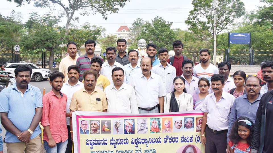 ಮಧು ಪತ್ತಾರ್ ಸಾವಿನ ತನಿಖೆಗೆ ಆಗ್ರಹ, ಶ್ರೀಲಂಕಾ ಸರಣಿ ಸ್ಫೋಟ ಖಂಡಿಸಿ ಪ್ರತಿಭಟನೆ