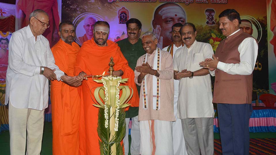 ಆದಿಚುಂಚನಗಿರಿ ಮಠದಲ್ಲಿ 70ನೇ ಹುಣ್ಣಿಮೆ ಕಾರ್ಯಕ್ರಮ ಸಕಾರಾತ್ಮಕ ಚಿಂತನೆಯಿಂದ ಸತ್ಕಾರ್ಯದಲ್ಲಿ ತೊಡಗಿ
