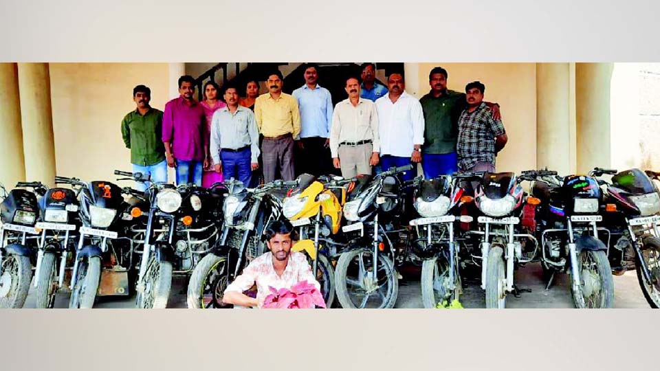 ಬೈಕ್ ಕದಿಯುತ್ತಿದ್ದ ಯುವಕ ಬಂಧನ: 11 ಬೈಕ್ ವಶ
