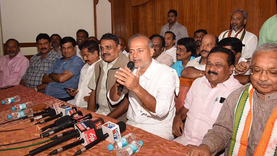 ಎಂಆರ್‍ಸಿ ಆವರಣದಲ್ಲಿ ಅನಧಿಕೃತವಾಗಿ ನೆಲೆಸಿರುವವರ ಬಗ್ಗೆ ತನಿಖೆಗೆ ಶಾಸಕ ಸಾ.ರಾ.ಮಹೇಶ್ ಒತ್ತಾಯ