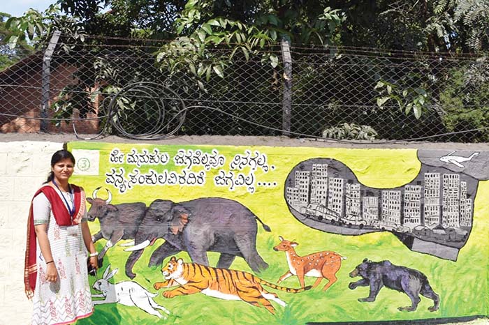 Wall drawing competition for Mysore clean city -1