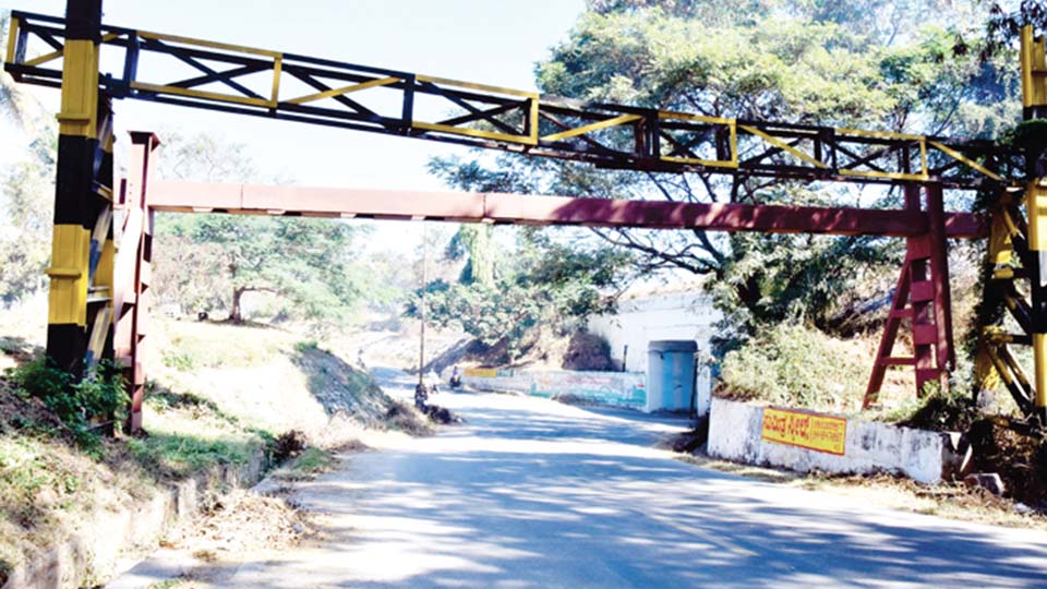 ರೈಲು ಹಳಿ ಸುರಕ್ಷತೆಗಾಗಿ ರೈಲ್ವೆ ಕೆಳ ಸೇತುವೆಗಳ ಬಳಿ ಹೈಟ್‍ಗೇಜ್‍ಗಳ ಅಳವಡಿಕೆ