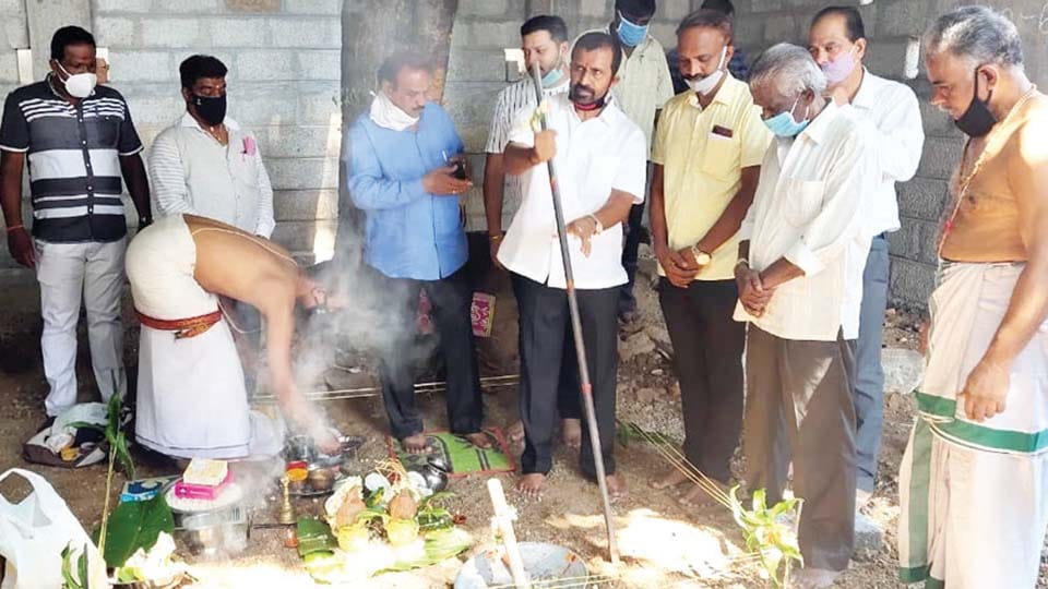 ವಿವಿಧ ಅಭಿವೃದ್ಧಿ ಕಾಮಗಾರಿಗಳಿಗೆ ಶಾಸಕ ನಾಗೇಂದ್ರ ಭೂಮಿಪೂಜೆ
