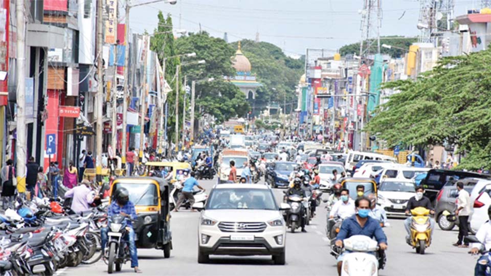 ಮೈಸೂರಲ್ಲಿ ದಿನೇ ದಿನೆ ಹೆಚ್ಚಾಗುತ್ತಿದೆ ವಾಹನ ದಟ್ಟಣೆ