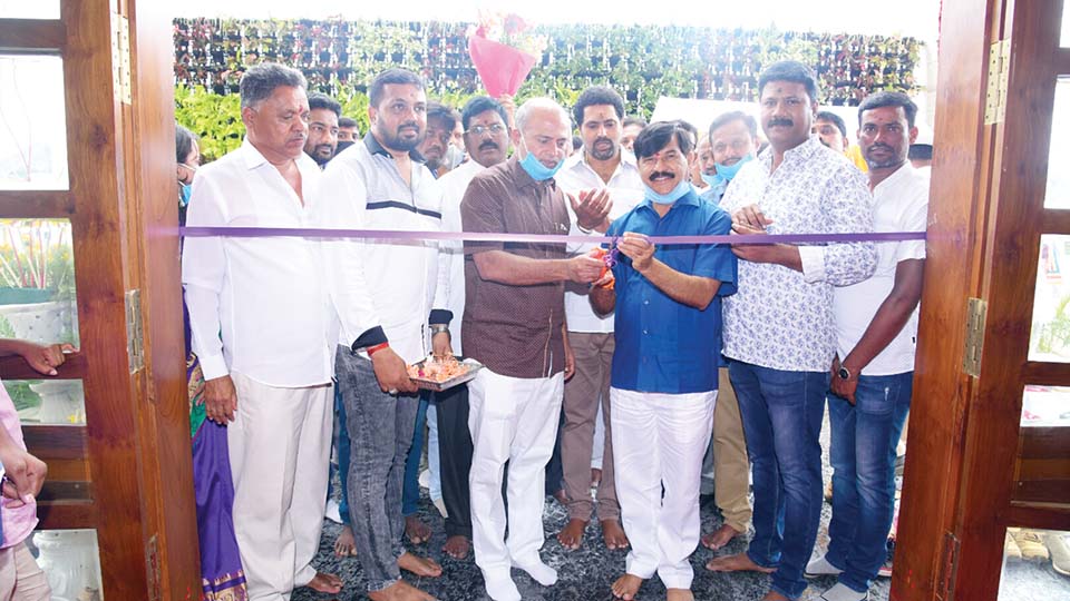 ಅಂಬಾರಿ ಕನ್ವೆನ್‍ಷನ್ ಹಾಲ್ ಶುಭಾರಂಭ