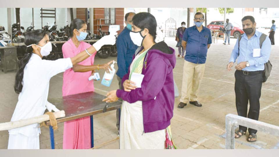 ಮೈಸೂರಿನ 6 ಕೇಂದ್ರಗಳಲ್ಲಿ ಎಸ್‍ಎಸ್‍ಎಲ್‍ಸಿ ಪತ್ರಿಕೆ ಮೌಲ್ಯಮಾಪನ ಕಾರ್ಯ ಆರಂಭ