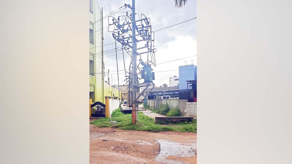ಯುಜಿಡಿ ಕಾಮಗಾರಿಗೆ ಟ್ರಾನ್ಸ್‍ಫಾರ್ಮರ್ ಅಡ್ಡಿ: ನಗರ ಪಾಲಿಕೆ ಸದಸ್ಯೆ ಬೇಸರ