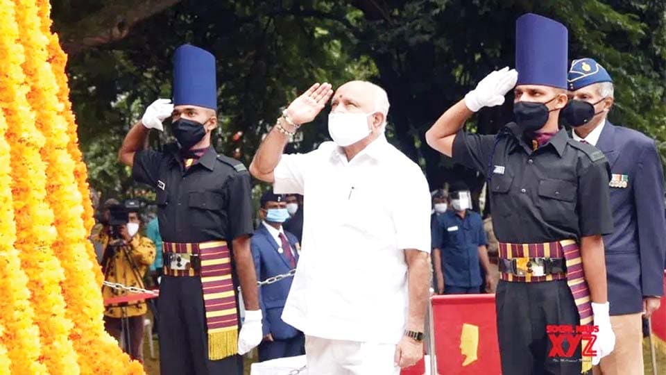 ಕಾರ್ಗಿಲ್ ವಿಜಯ ದಿವಸ್: ಹುತಾತ್ಮ ಯೋಧರಿಗೆ ಸಿಎಂ, ಸಚಿವರಿಂದ ಗೌರವ ನಮನ