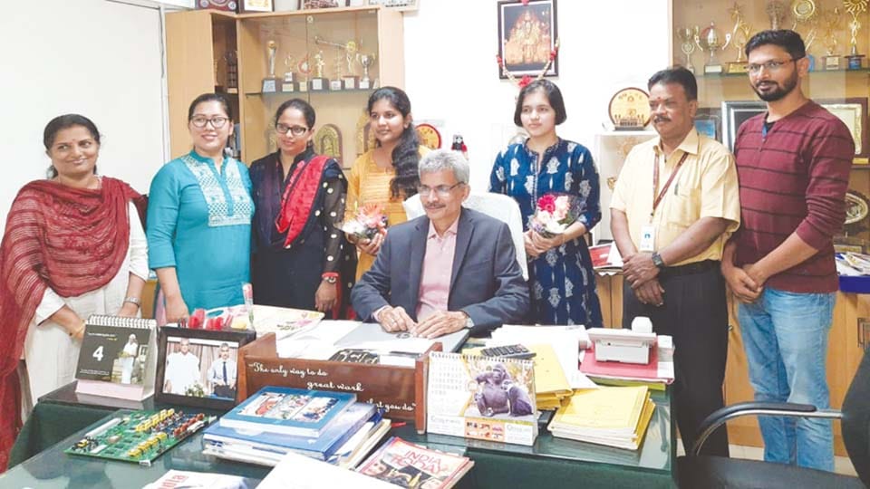 ಎಂಎಂಕೆ-ಎಸ್‍ಡಿಎಂ ವಿದ್ಯಾರ್ಥಿಗಳಿಗೆ ಚಿನ್ನದ ಪದಕ, ನಗದು ಪುರಸ್ಕಾರ