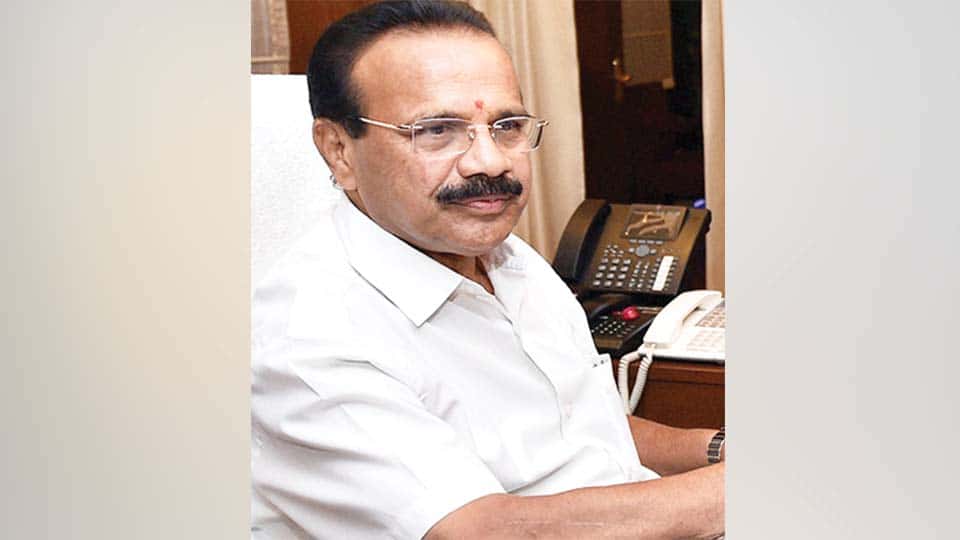 ಪಿಪಿಇ ಕಿಟ್ ಸಿದ್ಧಪಡಿಸಿದ ಸಿಪೆಟ್‍ಗೆ ಕೇಂದ್ರ   ಸಚಿವ ಡಿ.ವಿ.ಸದಾನಂದಗೌಡರ ಪ್ರಶಂಸೆ