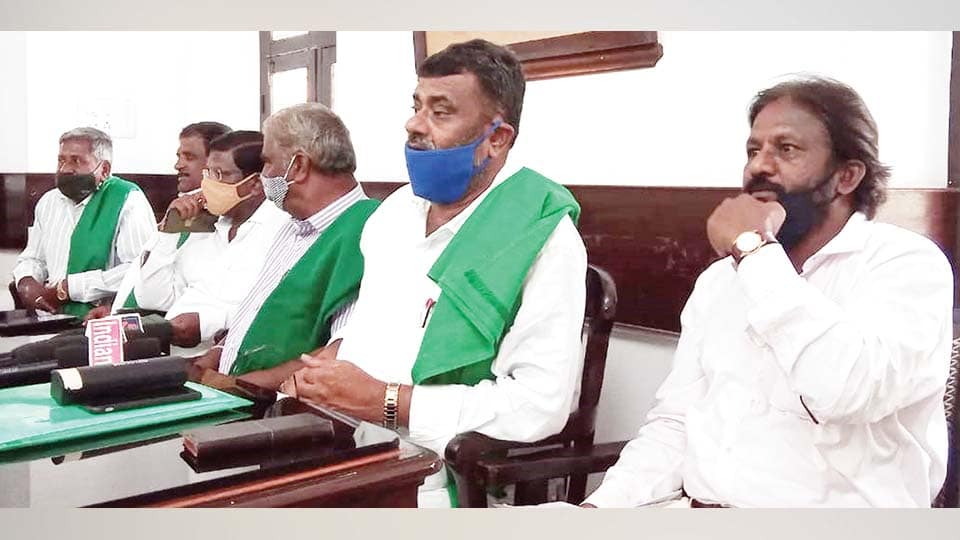 ಭೂ ಸುಧಾರಣಾ ತಿದ್ದುಪಡಿ ಕಾಯ್ದೆ ವಿರುದ್ಧ ಆ.14 ಮಧ್ಯರಾತ್ರಿ ಬೆಂಗಳೂರಲ್ಲಿ ತಮಟೆ ಚಳವಳಿ