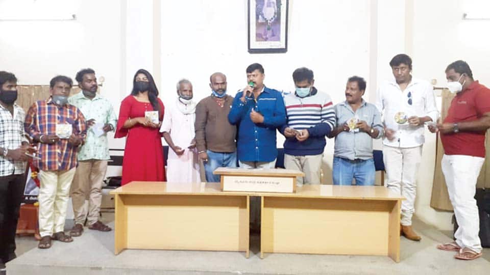 ಕೊರೊನಾ ವಾರಿಯರ್ಸ್ ಕುರಿತ ವಿಡಿಯೋ ಸಾಂಗ್ ಡಿವಿಡಿ ಬಿಡುಗಡೆ
