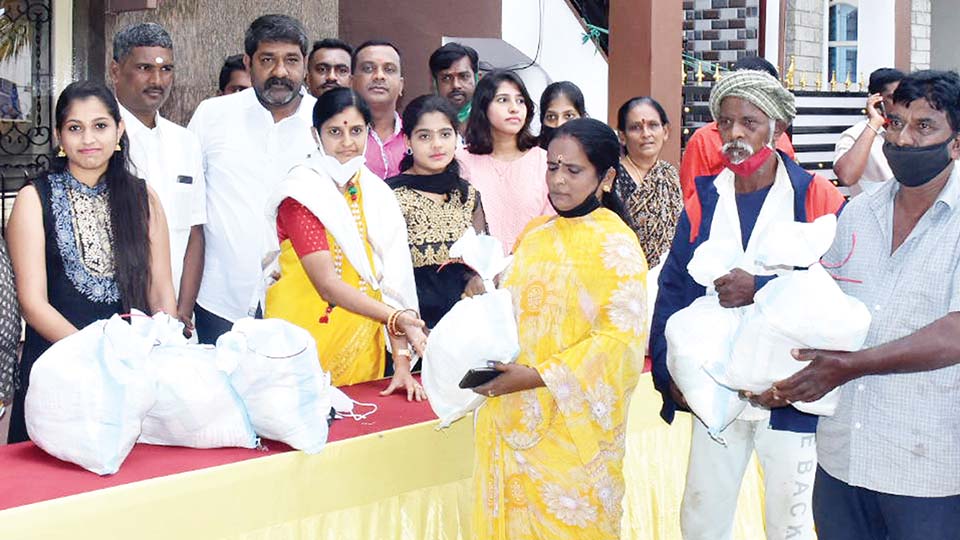 ಪಾಲಿಕೆ ಸದಸ್ಯೆ ನಮ್ರತಾ ರಮೇಶ್ ಹುಟ್ಟುಹಬ್ಬ ವಿಶಿಷ್ಟ ರೀತಿ ಆಚರಣೆ