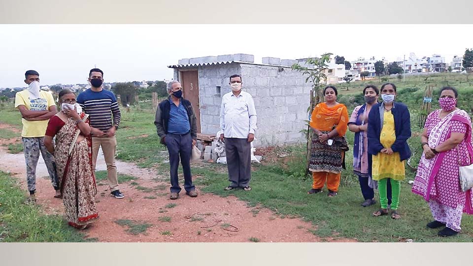 ಎಸ್‍ಬಿಎಂ ಬಡಾವಣೆ ಉದ್ಯಾನದಲ್ಲಿ ಅಕ್ರಮ ಶೆಡ್, ಮುಡಾಗೆ ದೂರು