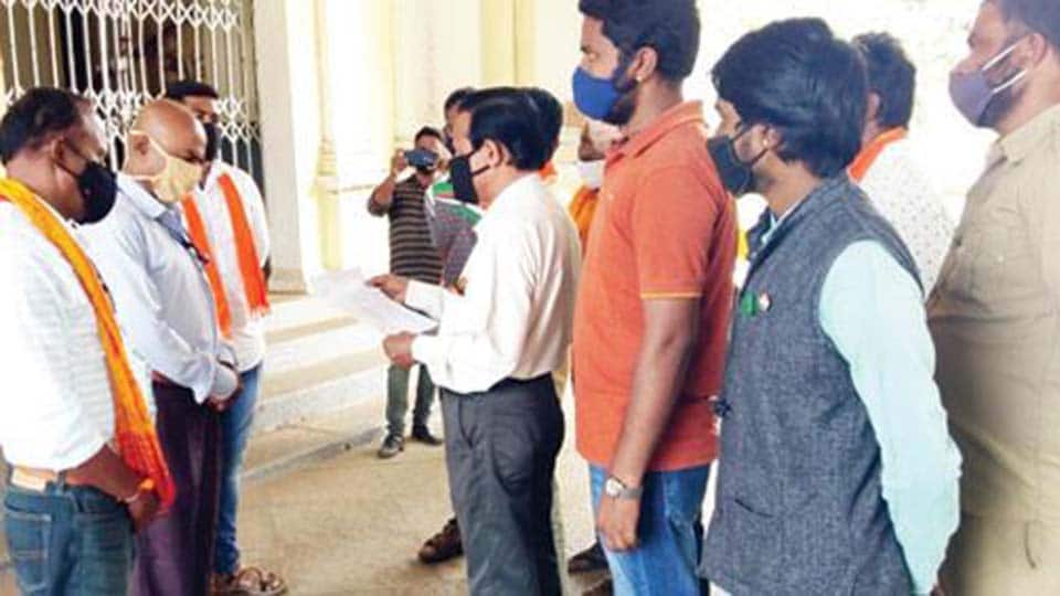 ಎಸ್‍ಡಿಪಿಐ, ಪಿಎಫ್‍ಐ ಸಂಘಟನೆ ನಿಷೇಧಕ್ಕೆ ಹಿಂದೂ ಜಾಗರಣ ವೇದಿಕೆ ರಾಜ್ಯಪಾಲರಿಗೆ ಮನವಿ