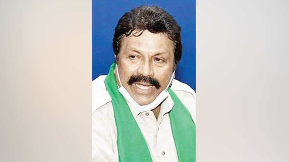 ಒಳಗೊಂದು, ಹೊರಗೊಂದು   ಮಾತಾಡೋದು ಡಿಕೆಶಿಗೆ ಅಭ್ಯಾಸ