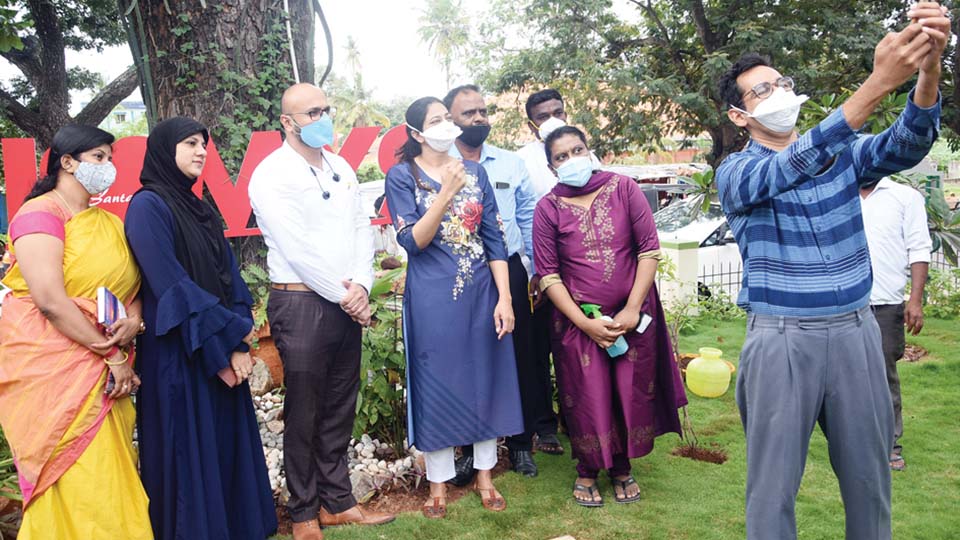 ವೇದಾಂತ ಹೆಮ್ಮಿಗೆ ವೃತ್ತದಲ್ಲಿ 2 ಕಿರು ಉದ್ಯಾನ ಲೋಕಾರ್ಪಣೆ